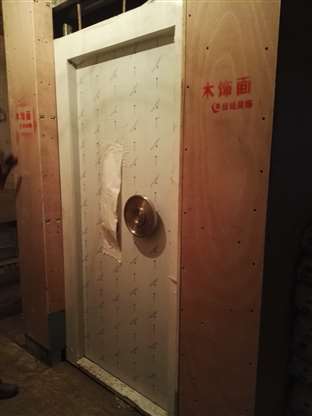 北京公館不銹鋼金庫(kù)門(mén)安裝實(shí)例